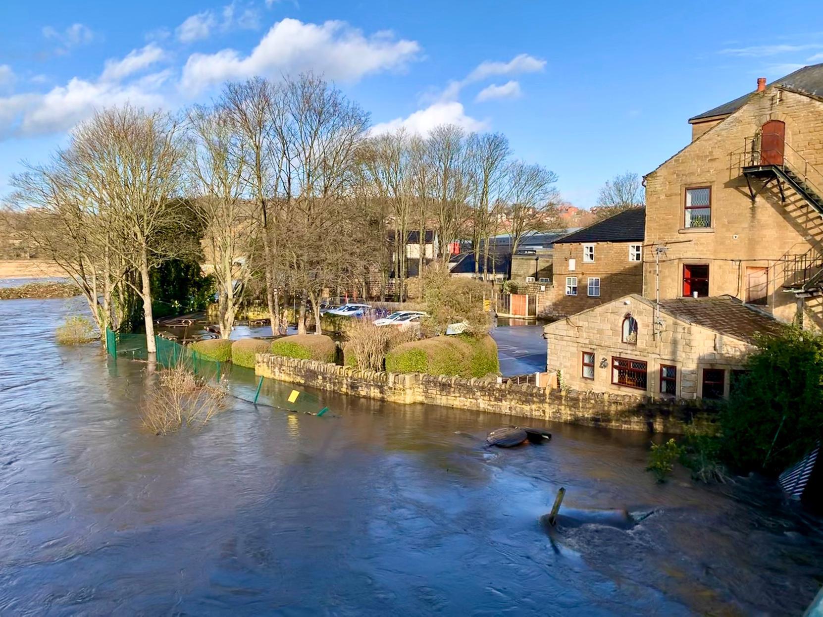 Kirkstall Bridge Inn submerged cc Stewart Abel