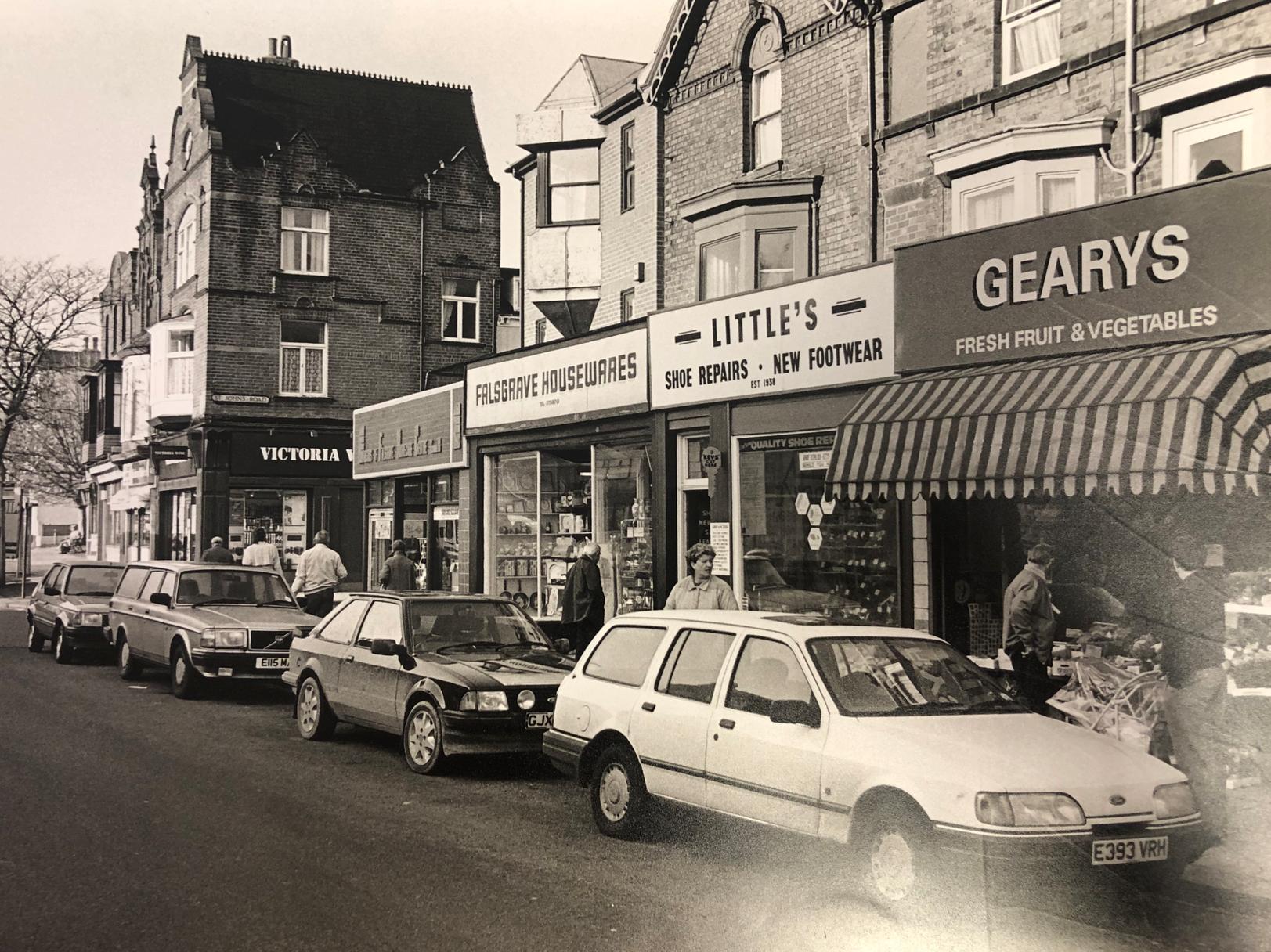 Though Pattison's fruit and veg is on the opposite side of the road, Gearys is no longer there, seen here in 1989. Centurion Windows are now on the corner, with Bargain Booze on the opposite side of St John's Road.
