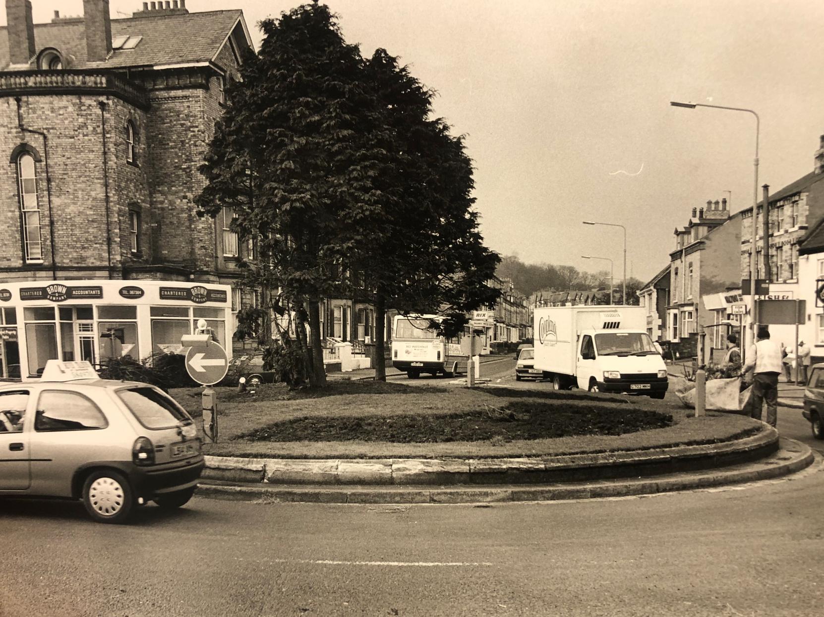 A view down Falsgrave Road towards the Crown Tavern roundabout. A Rix petrol station can just be seen in the centre of the picture, now no longer there.