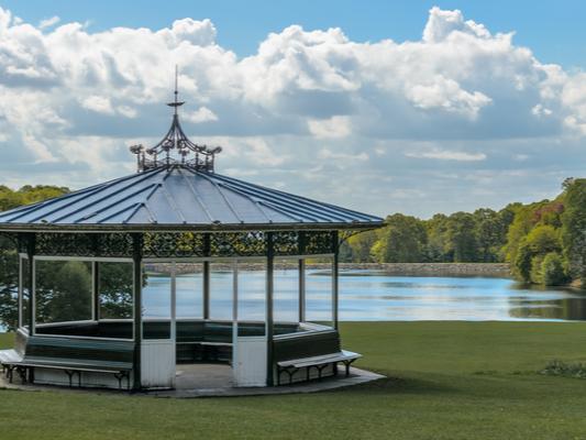 If you are looking for somewhere peaceful and picturesque to propose, you couldnt find a prettier spot than Roundhay Park. Take a wander through the parklands and around the lake, before getting down on one knee.