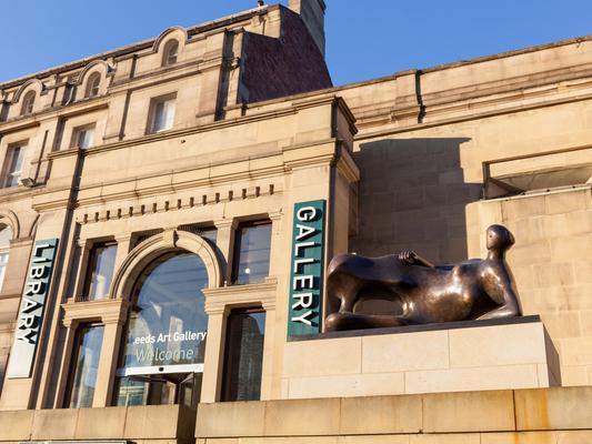 Ideal if you want to add a little culture and elegance to your proposal, the Leeds Art Gallery is stunning inside and it gives you chance to take in some art beforehand. Such a proposal would suit those who love an audience.