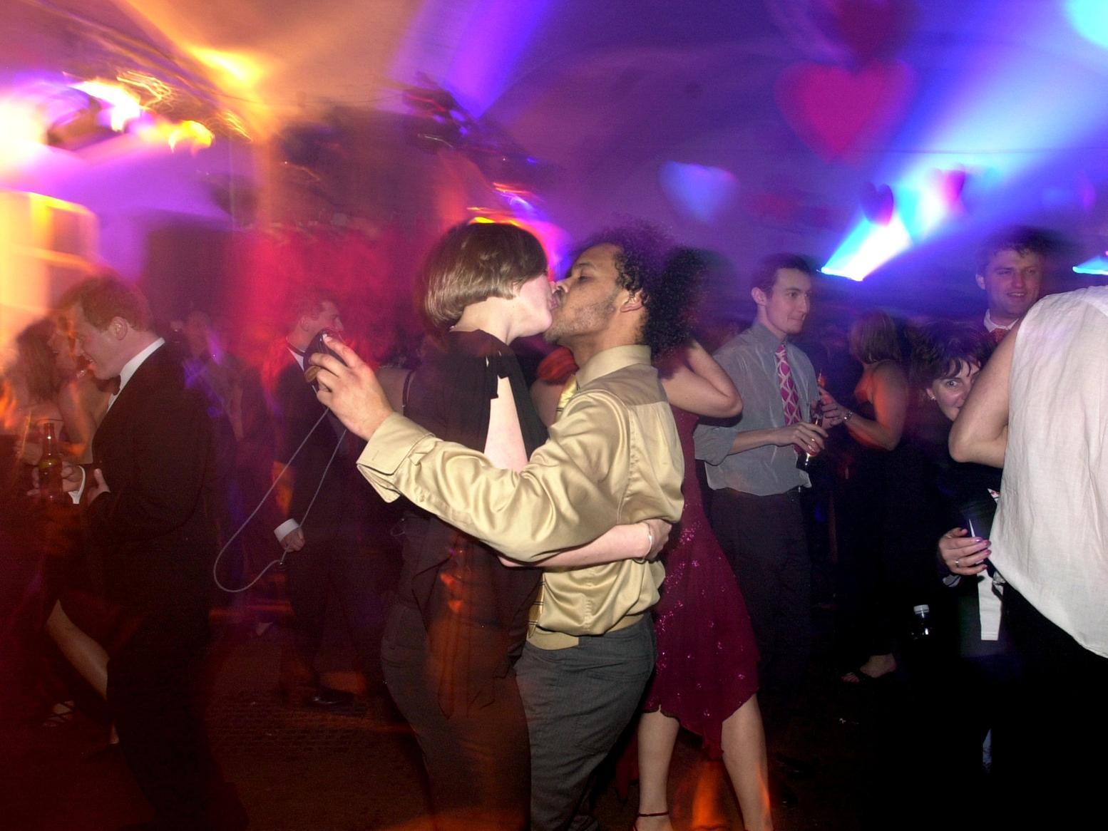 Love was in the air for these two singletons on the dancefloor.