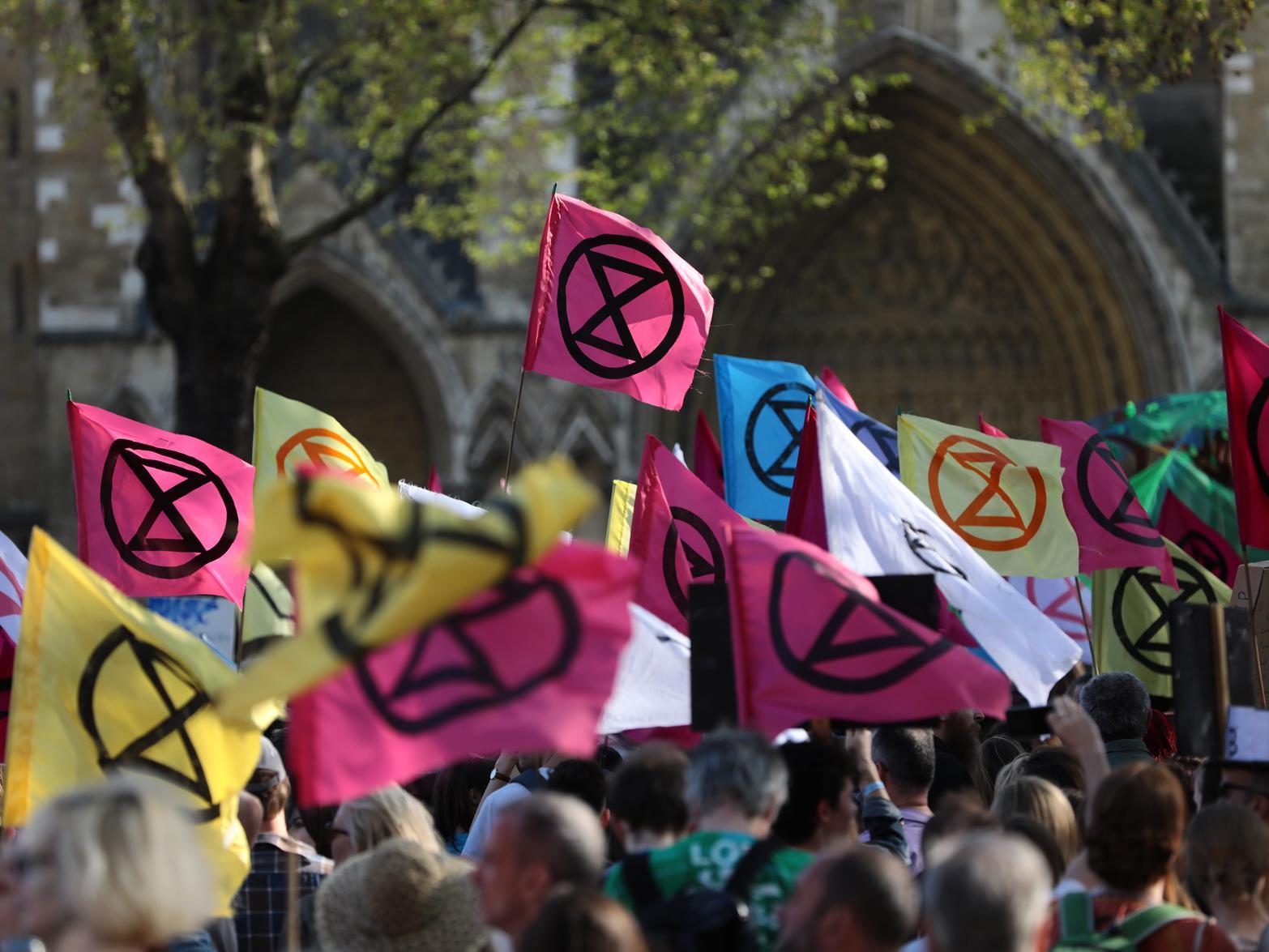Branded "unco-operative crusties" by Boris Johnson, Extinction Rebellion drew praise from other quarters.