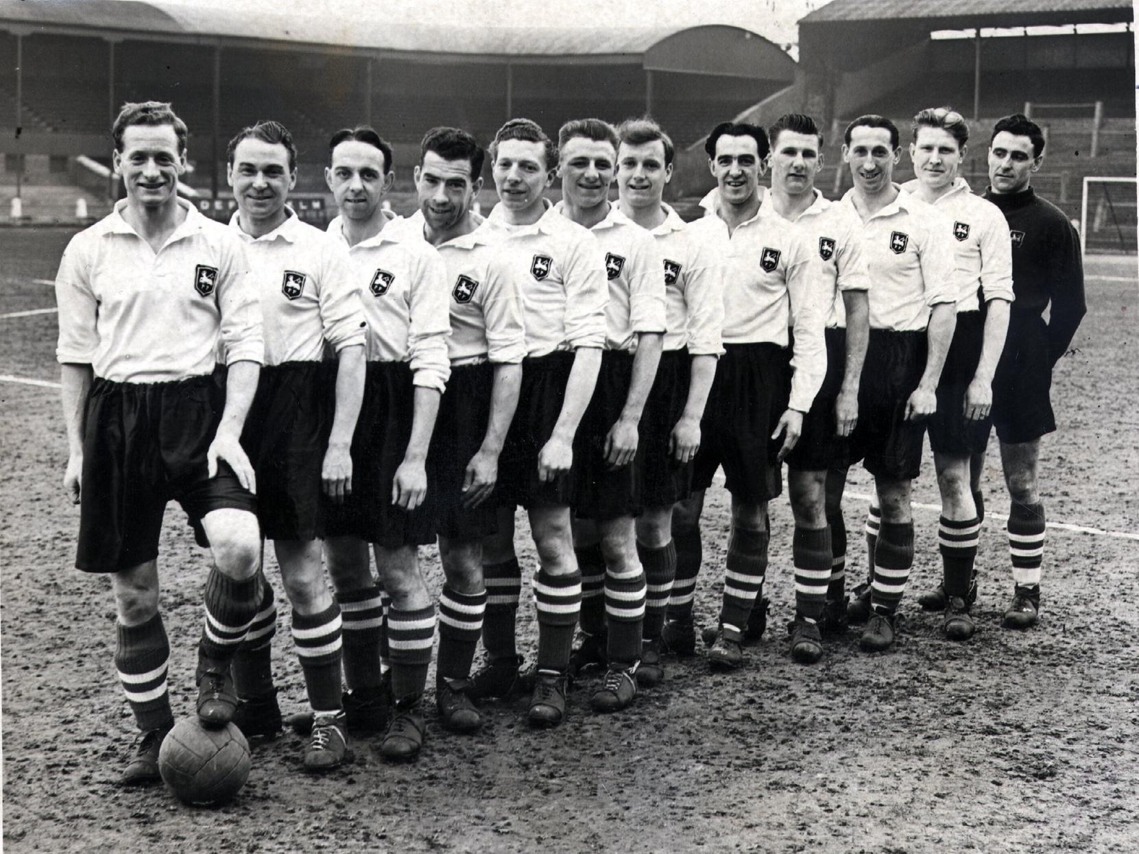 Tom Finney with his PNE team-mates at Deepdale in the days leading the 1954 FA Cup Final