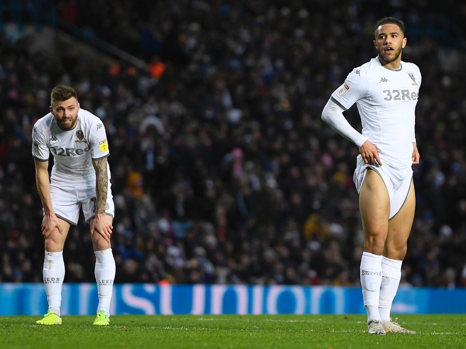 Ex-Leeds United defender Alex Bruce has questioned whether the side's dip in form is due to Marcelo Bielsa's notoriously intense training sessions, and has suggested that the squad are "shattered" (Football Insider)