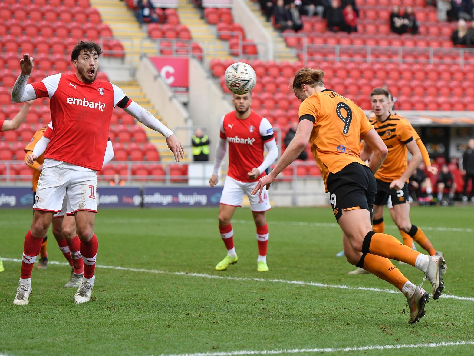 Hull City star Tom Eaves has claimed that his side will be looking to "burst Preston's bubble" this weekend, and that having a number of injured players back in contention will aid their cause considerably. (Club official website)