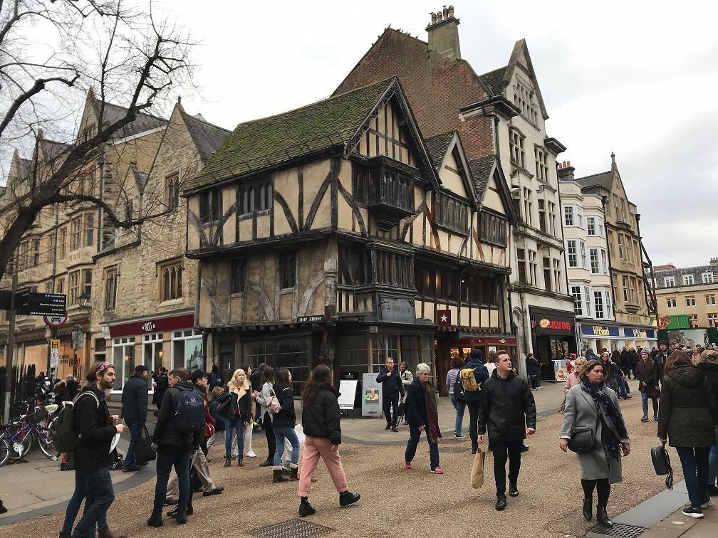 Christmas shopping in Oxford