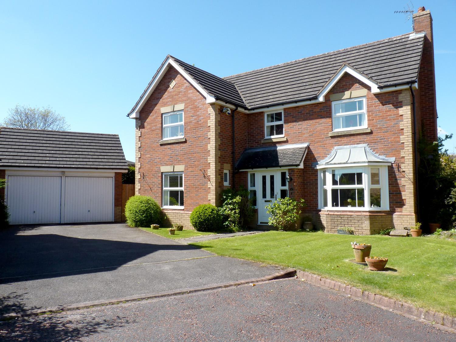 An extremely well presented, brick built, detached family property, situated in a sought after location at the head of a quiet cul-de-sac, to the favoured south side of Harrogate.