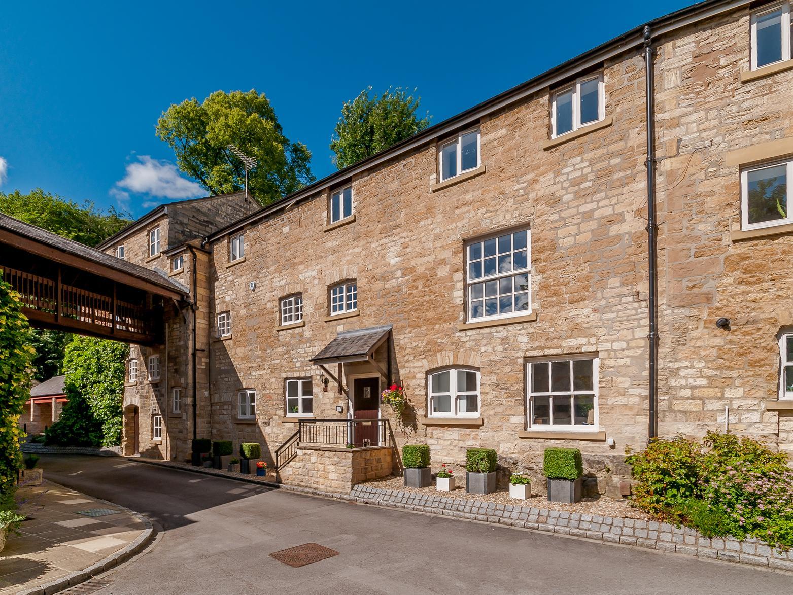 A beautifully situated Grade II listed property providing spacious andwell presented accommodation arranged over 3 floors, forming part of an exclusive riverside development.