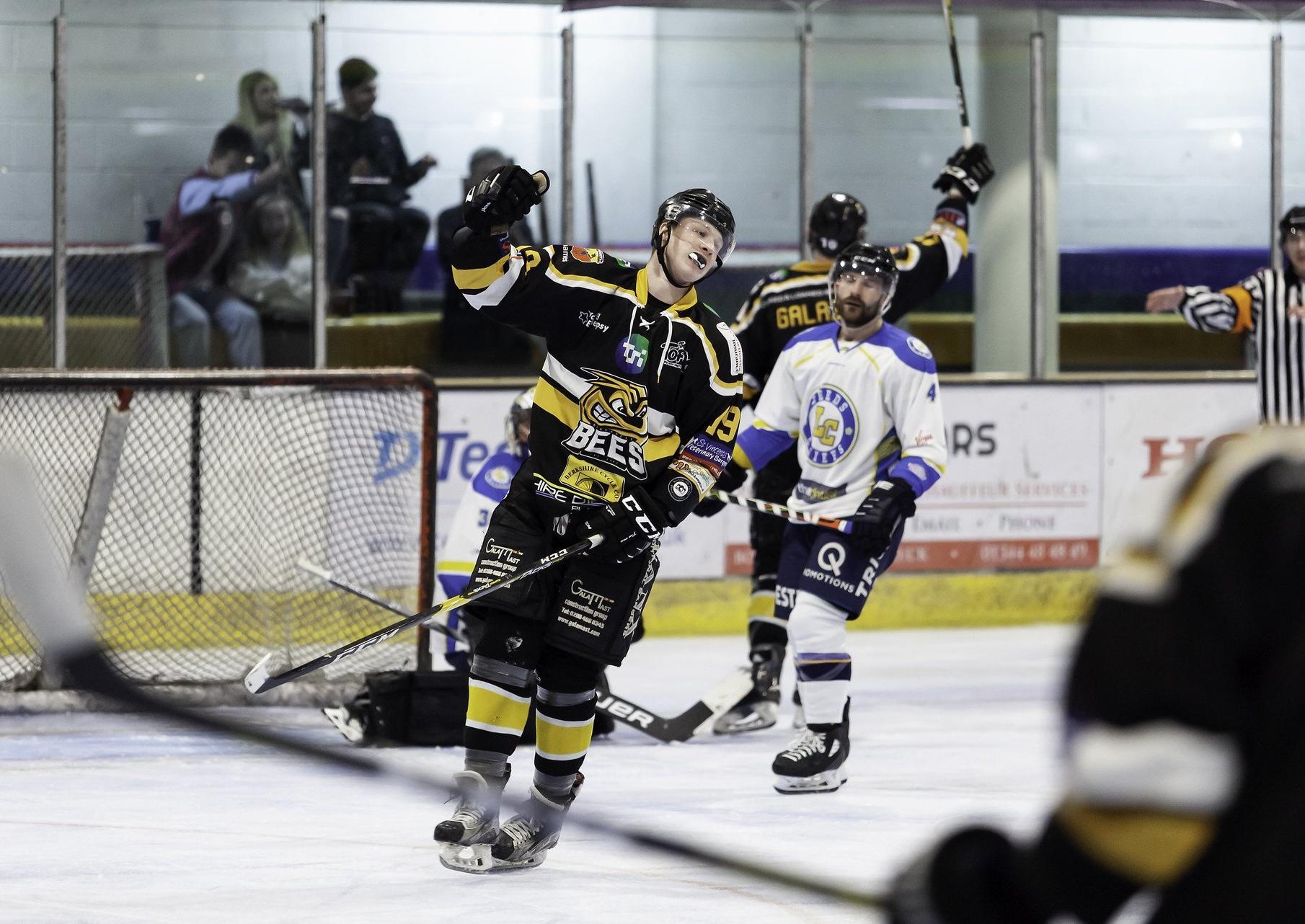 ONE TO FORGET: Sam Zajac 
shows his frustration during December's 11-1 humbling at the hands of Bracknell Bees. 
Picture courtesy of Kevin Slyfield.