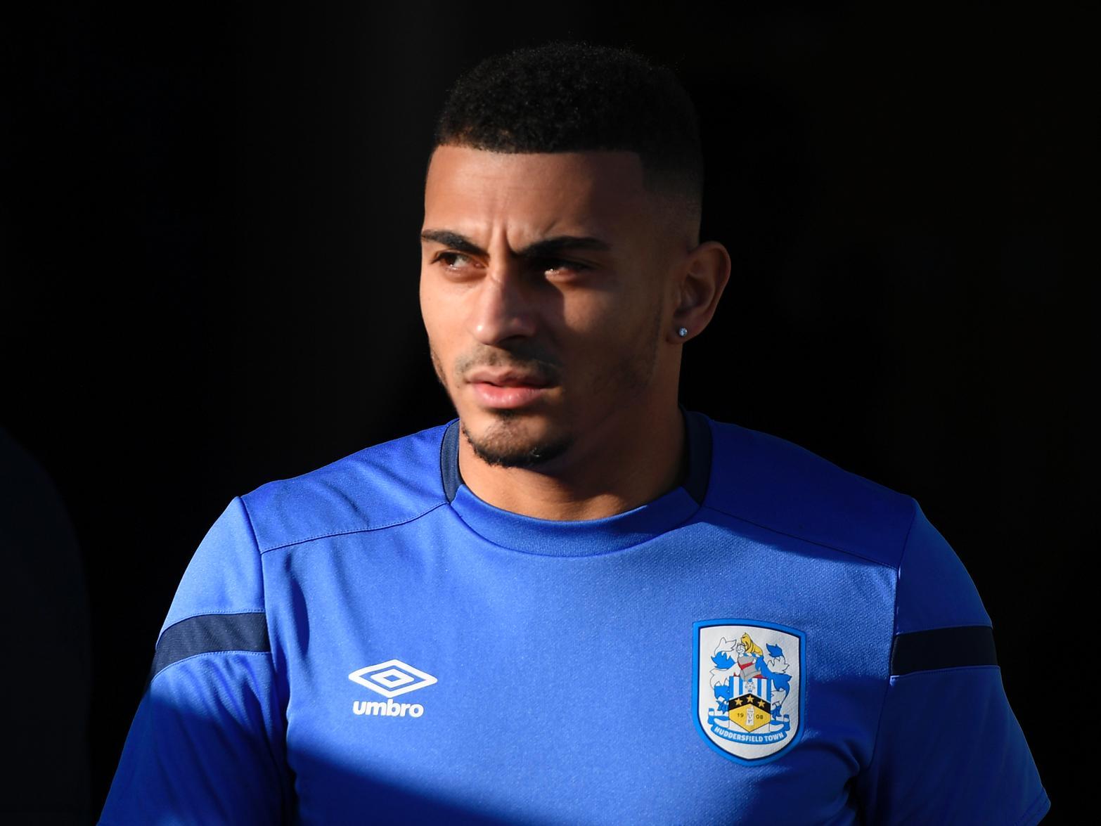 Huddersfield Town striker Steve Mounie has backed teammate Karlan Grant to hit the 20-goal mark for the Terriers before the end of the season, insisting that the 22-year-old deserves to reach the milestone. (Huddersfield Examiner)