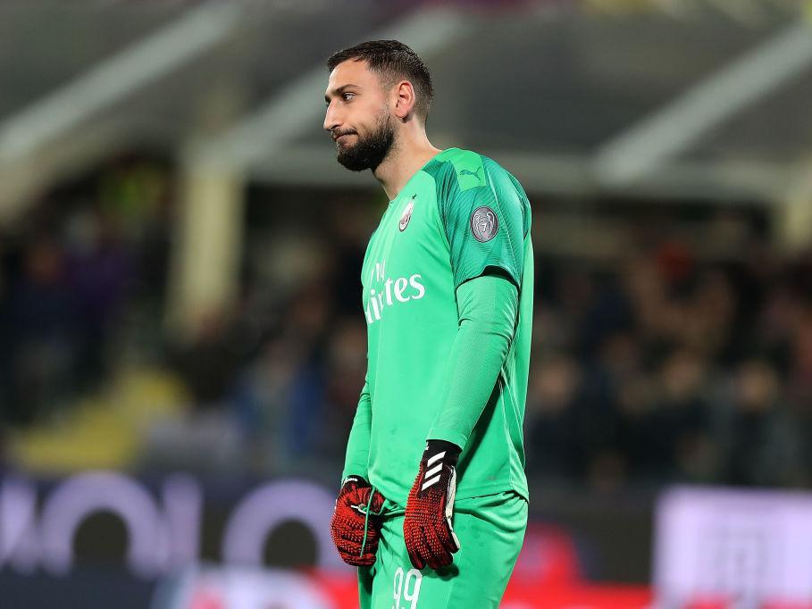 Chelsea and Real Madrid have made contact over signing AC Milan goalkeeper Gigio Donnarumma, who are both willing to offer a salary of almost 7m-a-year. (Nicolo Schira)