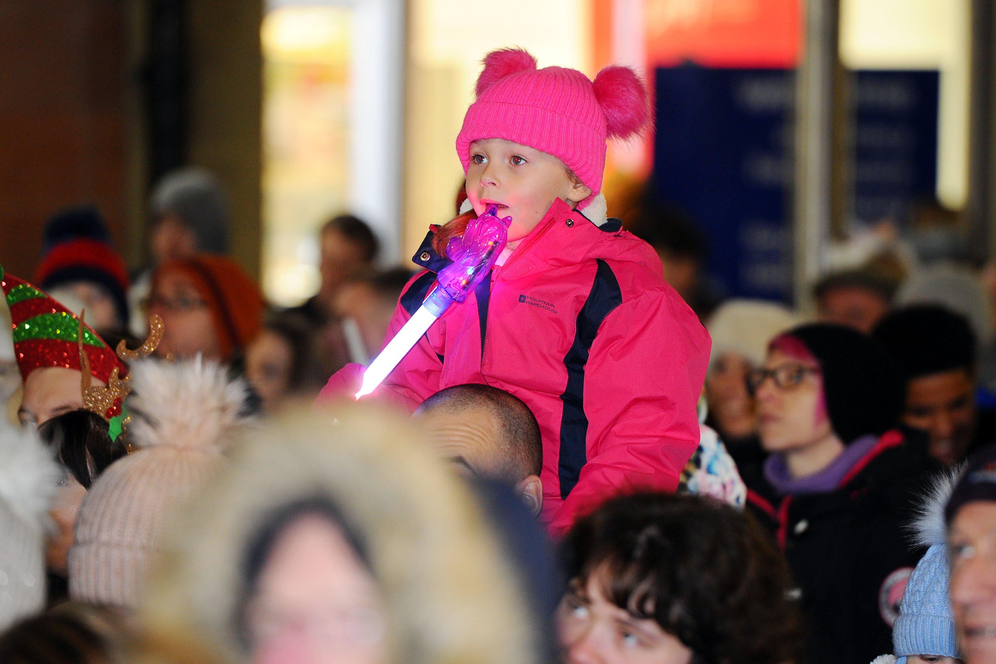 Falkirk Christmas lights switch on, Falkirk High Street, Sunday, November 17. Picture by Michael Gillen.