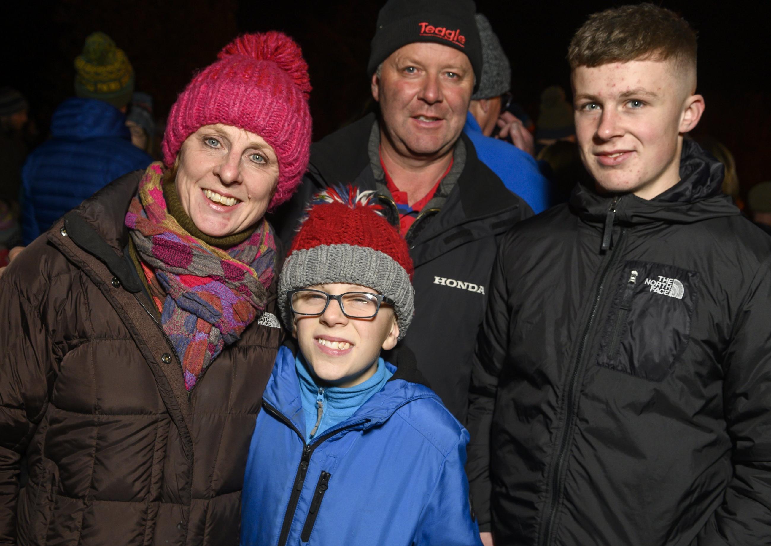 Lauder fireworks display 2019

Elain and Keith Robertson with children Sam and Csmeron

Pic Phil Wilkinson 
info@philspix.com
