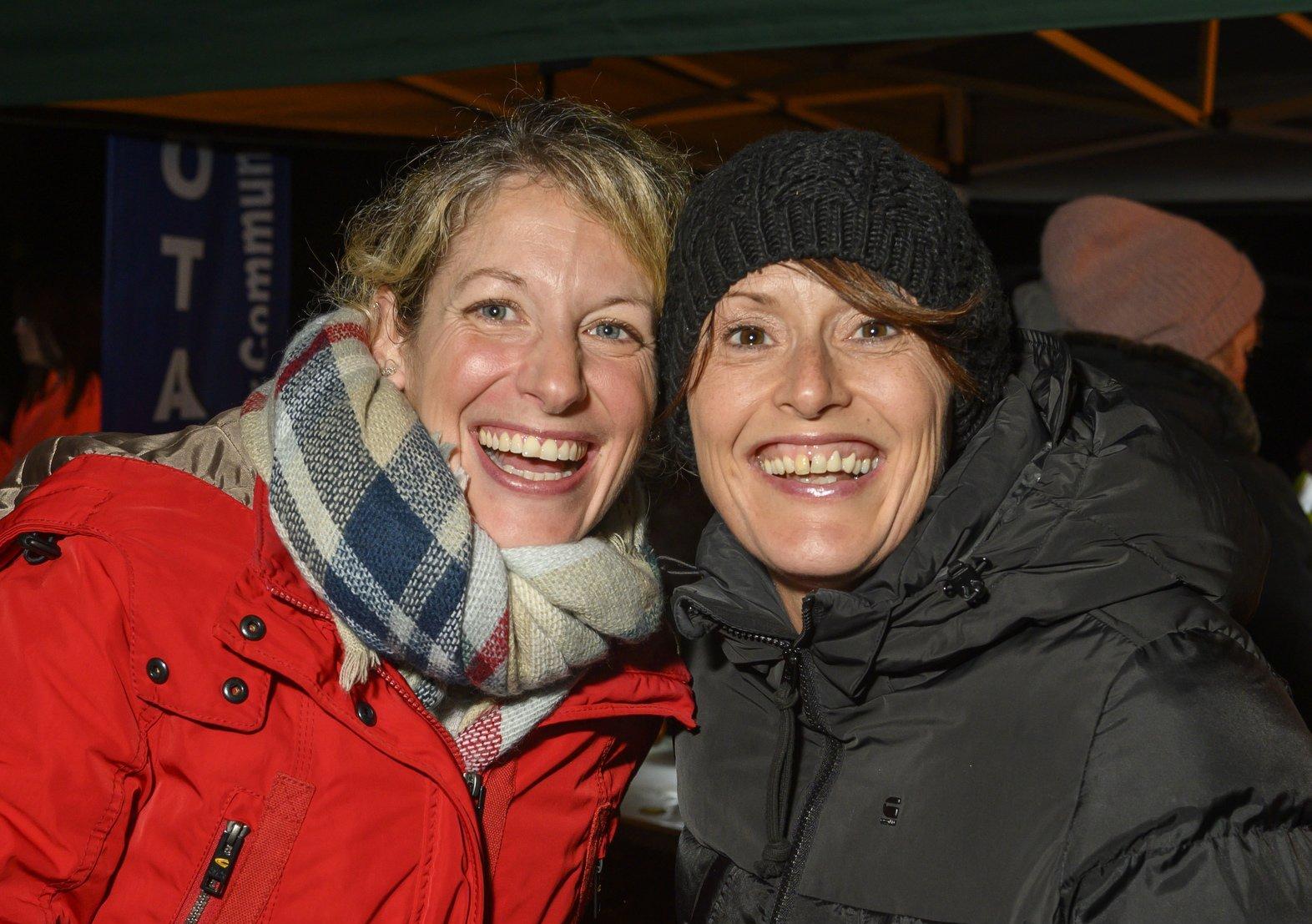 Lauder fireworks display 2019

Alison Hennessey with Jude Wilkinson

Pic Phil Wilkinson 
info@philspix.com