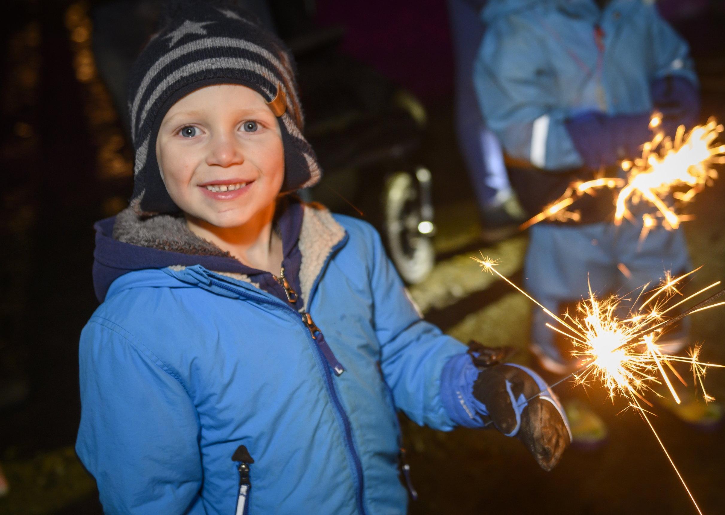 Lauder fireworks display 2019

Ben Cessford holding a sparkler.


Pic Phil Wilkinson 
info@philspix.com