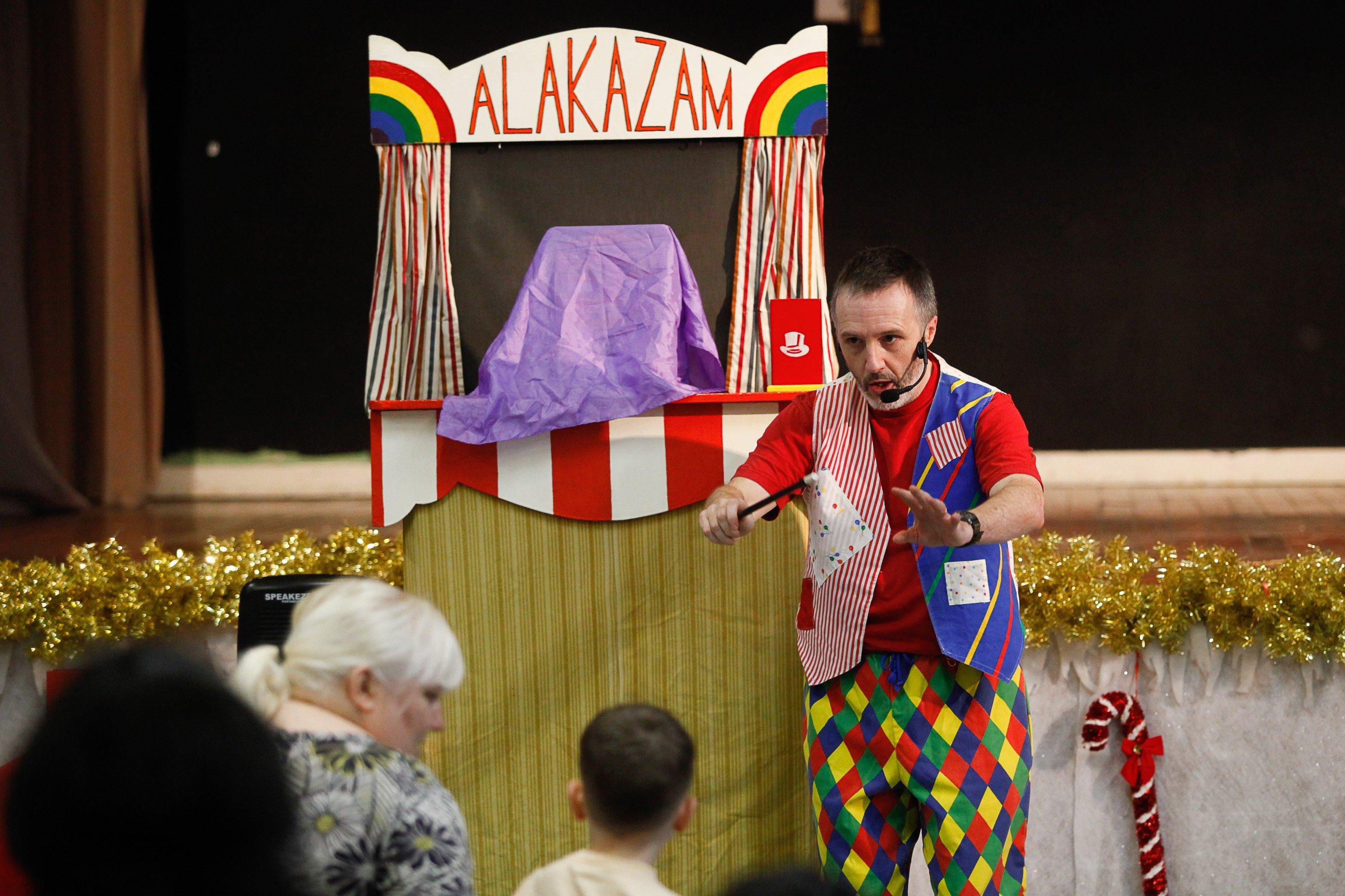 Camelon Winter Festival on Sunday, November 24. Magic show. Picture by Scott Louden.