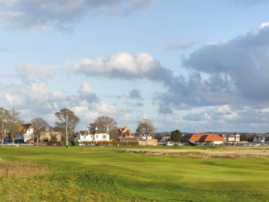 For golfing enthusiasts there are 21 courses within a 20 minute drive, and the the village of Gullane boasts a range of local services and quality restaurants such as Tom Kitchin's Bonnie Badger.