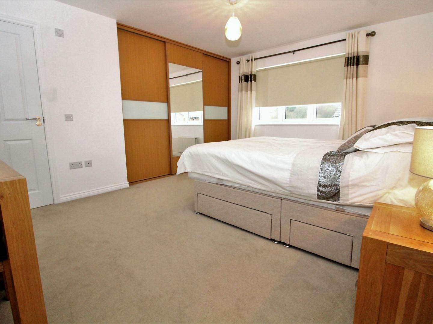 Thomson Drive, Redding - Master bedroom.