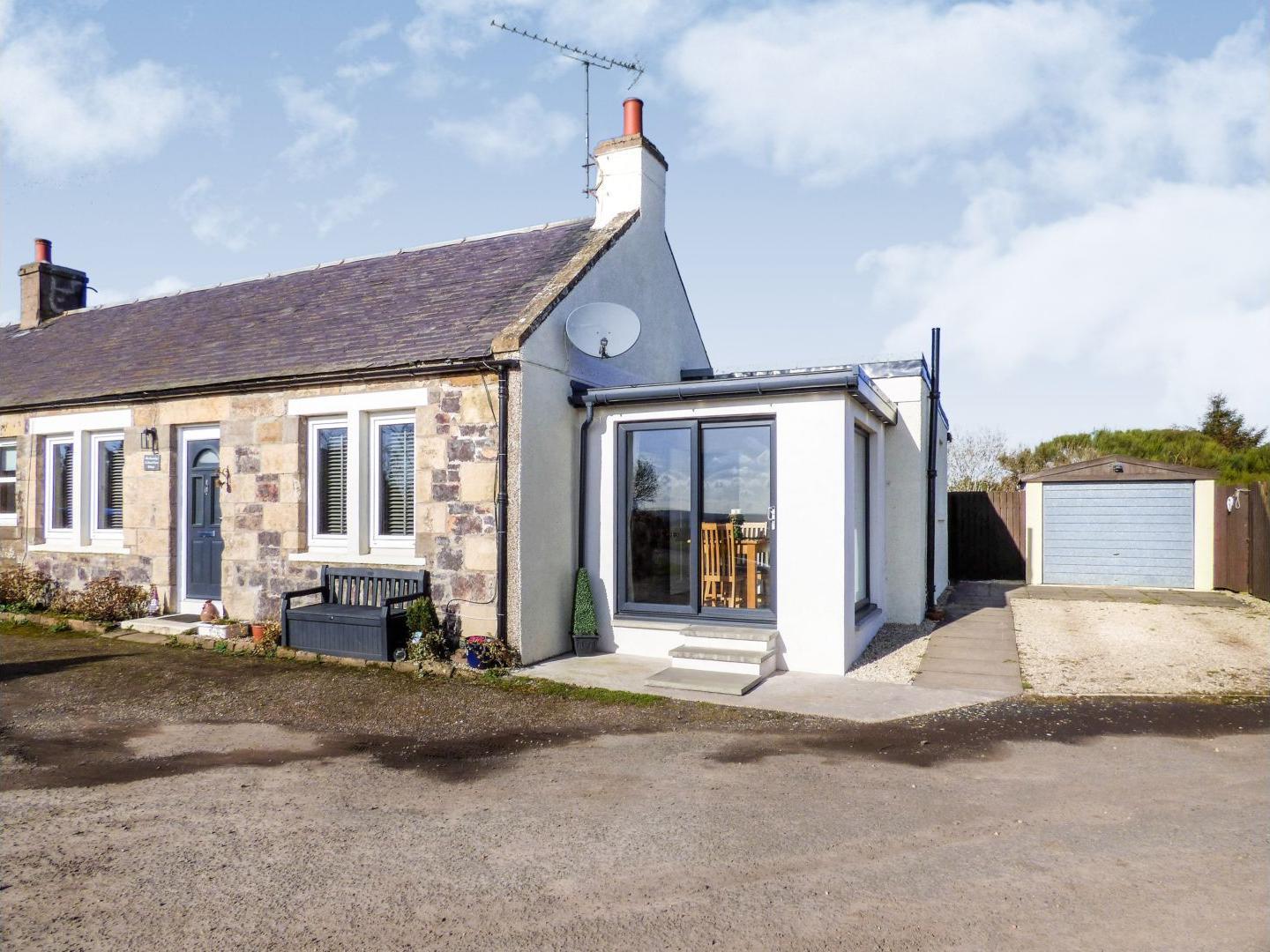 Fife property 3 bedroom country cottage with beautiful views