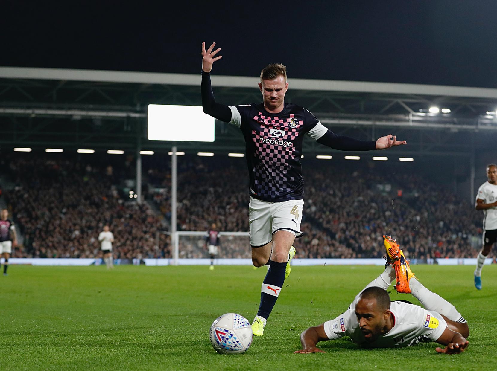 Back on his old stomping ground, it was always going to be tough going up against a high-class home midfield. Was made to pay for an unnecessary foul, as the free kick led to Fulham's crucial third goal.