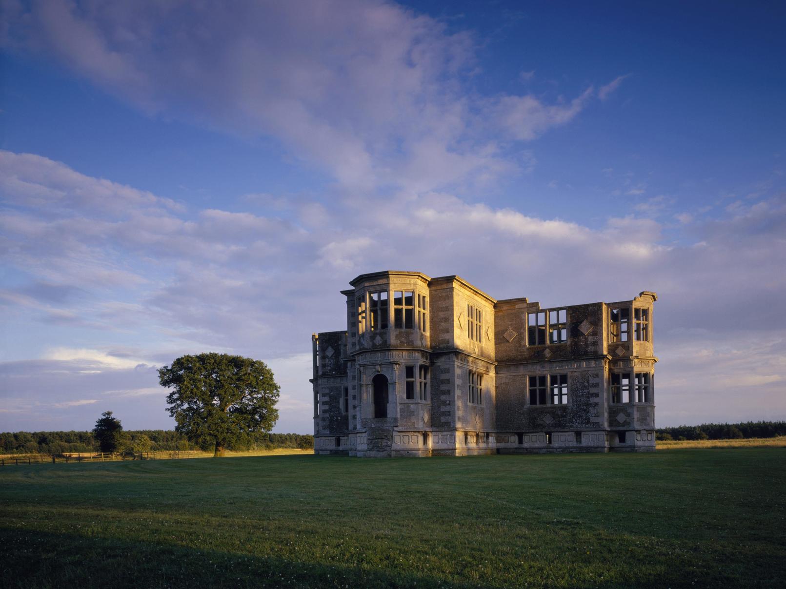 The part-finished Thomas Tresham house is said to be haunted by the ghost of a man who stands at a first-floor window (although the floor was never fitted) and the sounds of the drums of the Black Watch, three of whom were caught by the kingsmen at Lyveden in 1743 and executed in London.