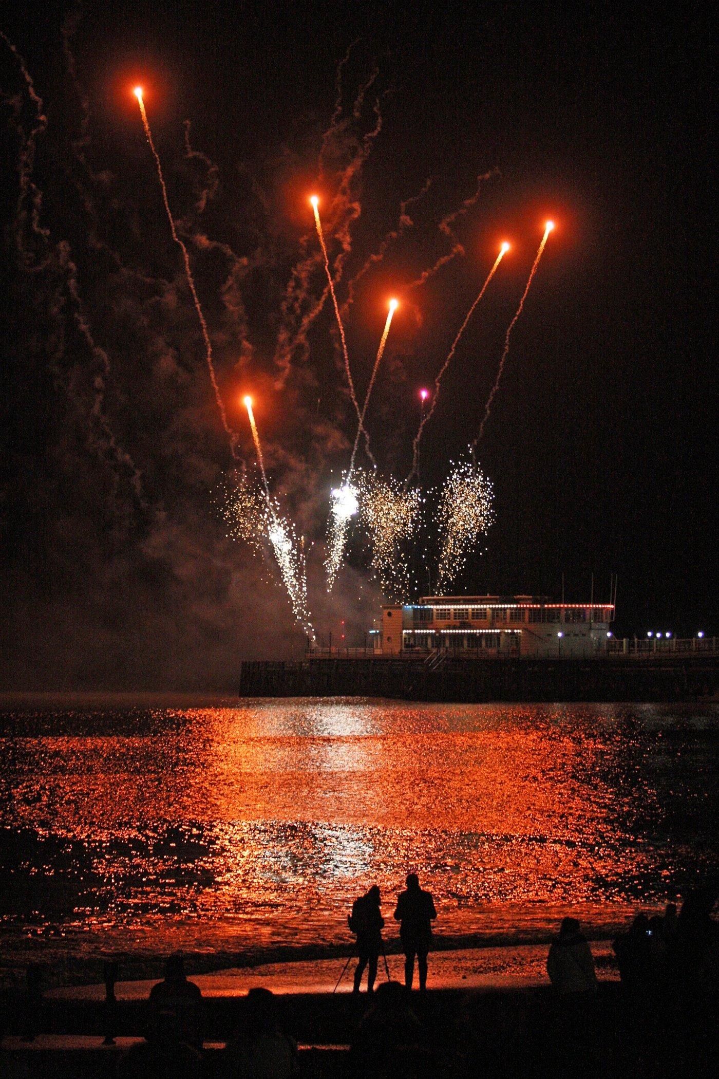 DM19110611a.jpg. Worthing fireworks night. Photo by Derek Martin Photography.