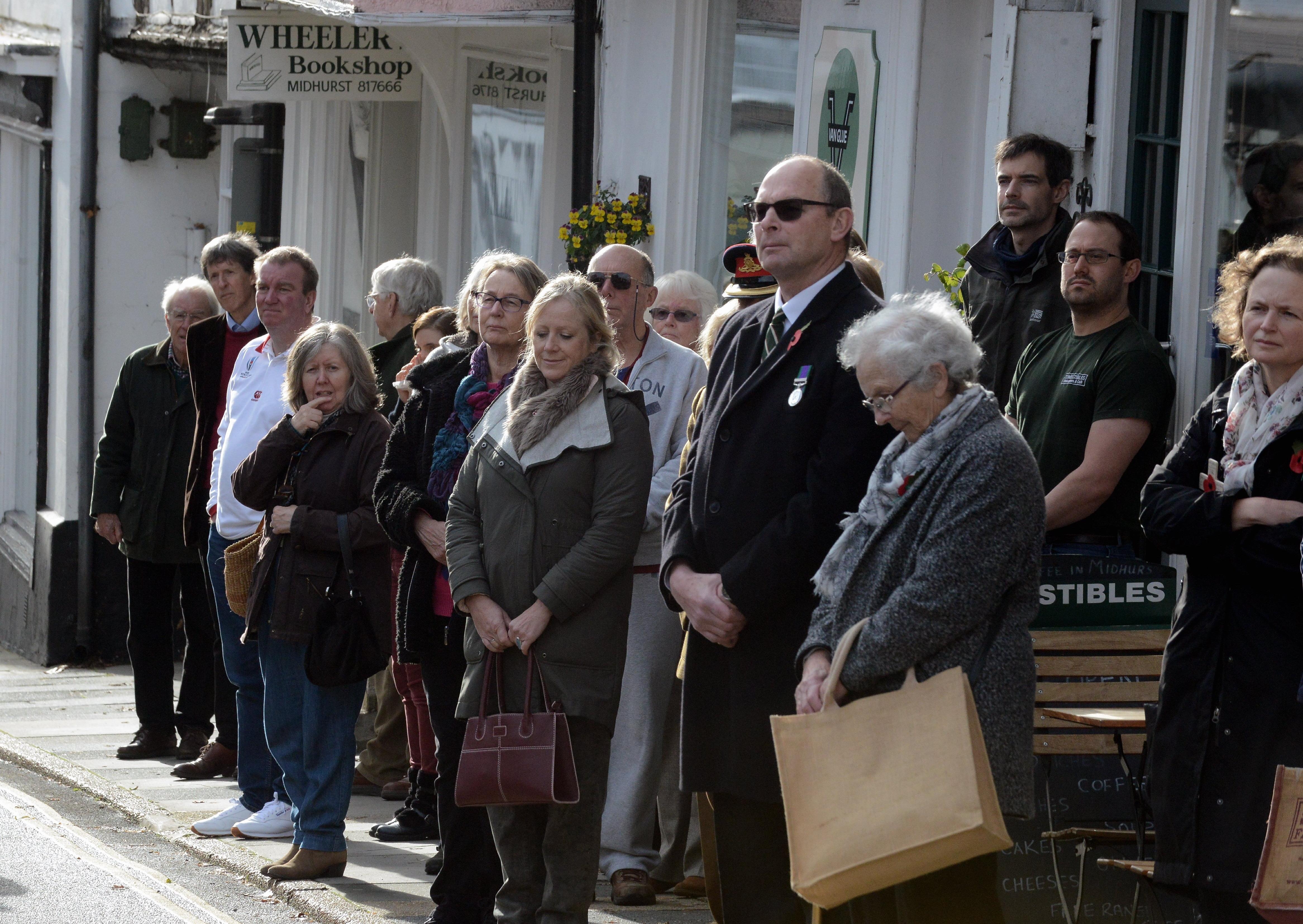 ks190613-3 Midhurst Remembrance (Mon)  phot kate
Midhurst residents gather at the memorial.ks190613-3 SUS-191111-184710008