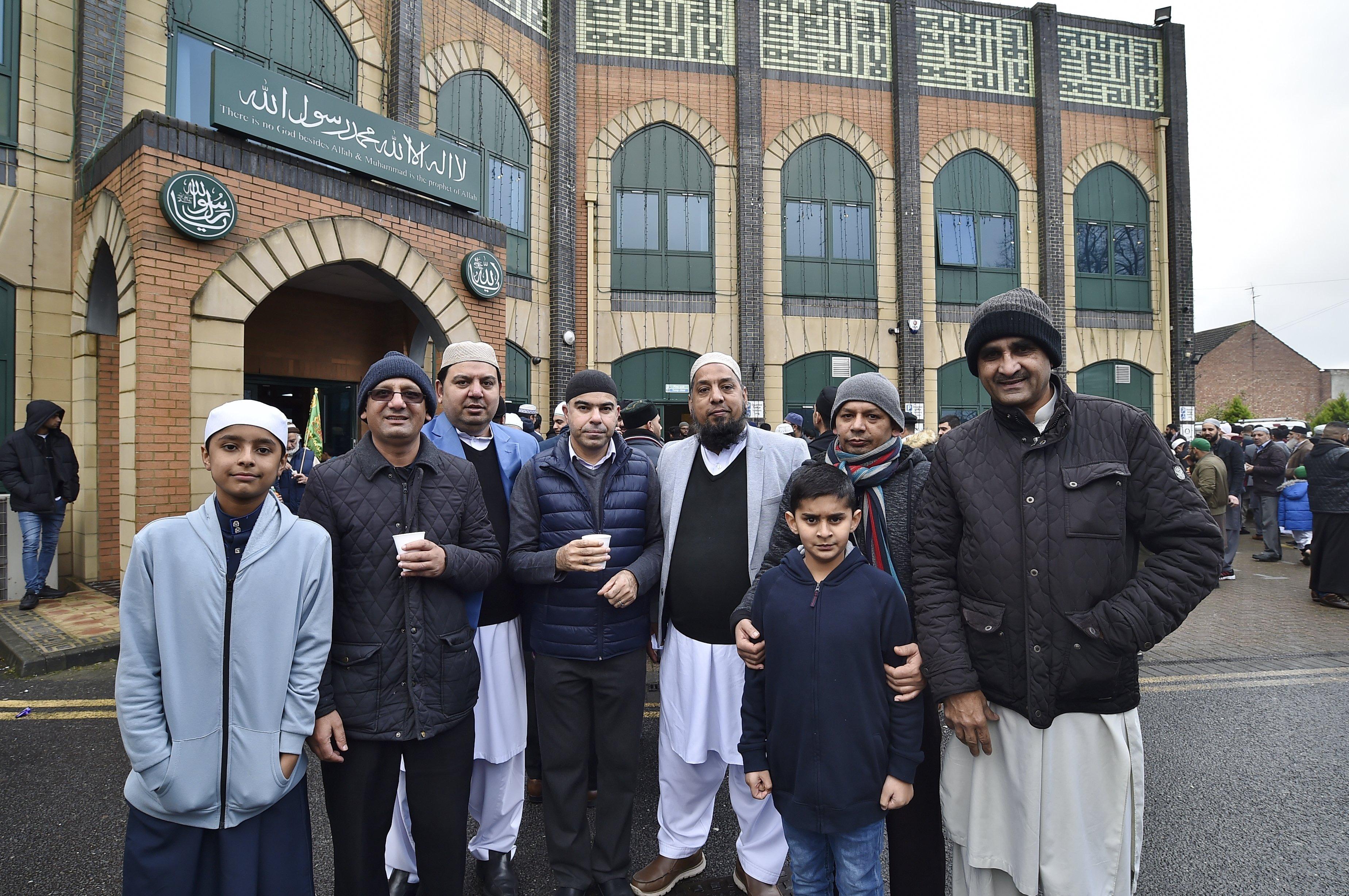 The march to celebrate the birthday of the Prophet Muhammad (Milaad Un Nabi)  from  Masjid Ghousia mosque to  Faizan-E-Madina mosque in Peterborough EMN-191117-154717009