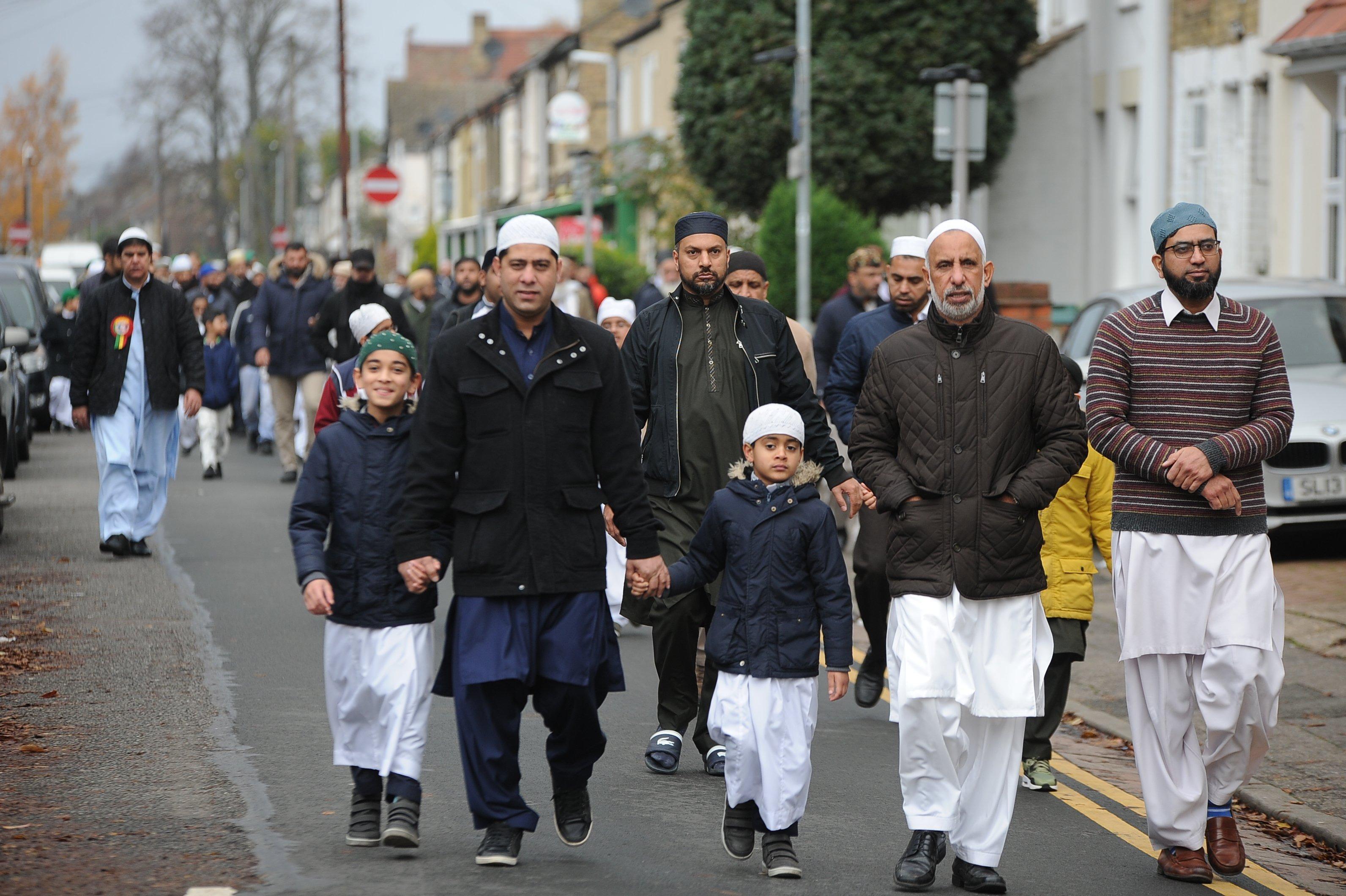 The march to celebrate the birthday of the Prophet Muhammad (Milaad Un Nabi)  from  Masjid Ghousia mosque to  Faizan-E-Madina mosque in Peterborough EMN-191117-155032009