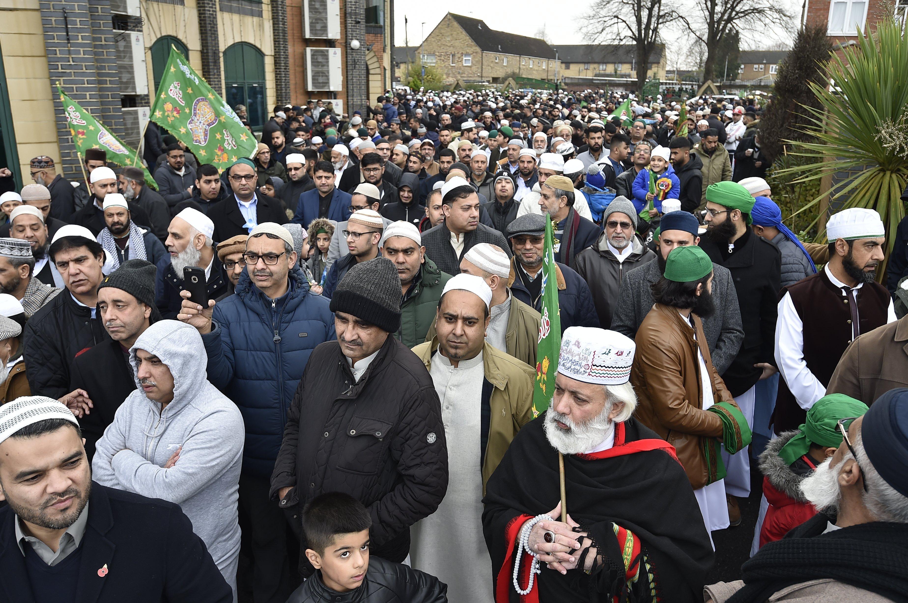 The march to celebrate the birthday of the Prophet Muhammad (Milaad Un Nabi)  from  Masjid Ghousia mosque to  Faizan-E-Madina mosque in Peterborough EMN-191117-155054009
