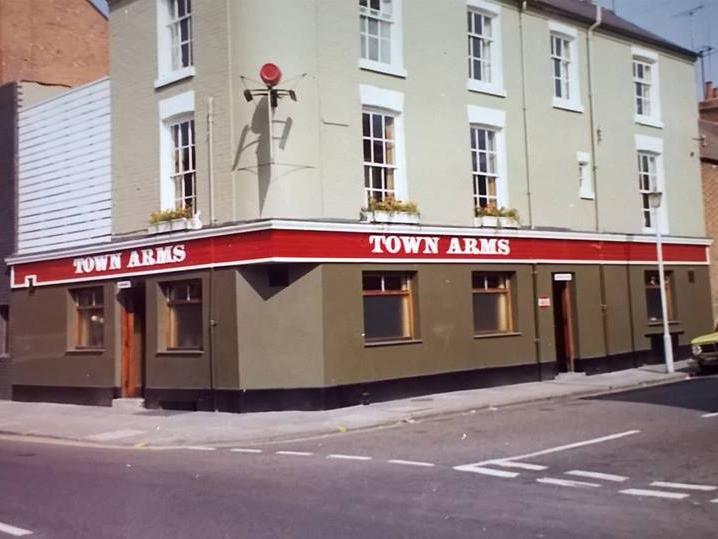 Take a trip to the past with these long lost Northampton pubs that