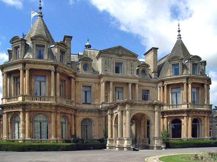 Halton House became the Officers' Mess in 1919. It was modelled on a French chateau and opened in 1884 as a home for Alfred de Rothschild.