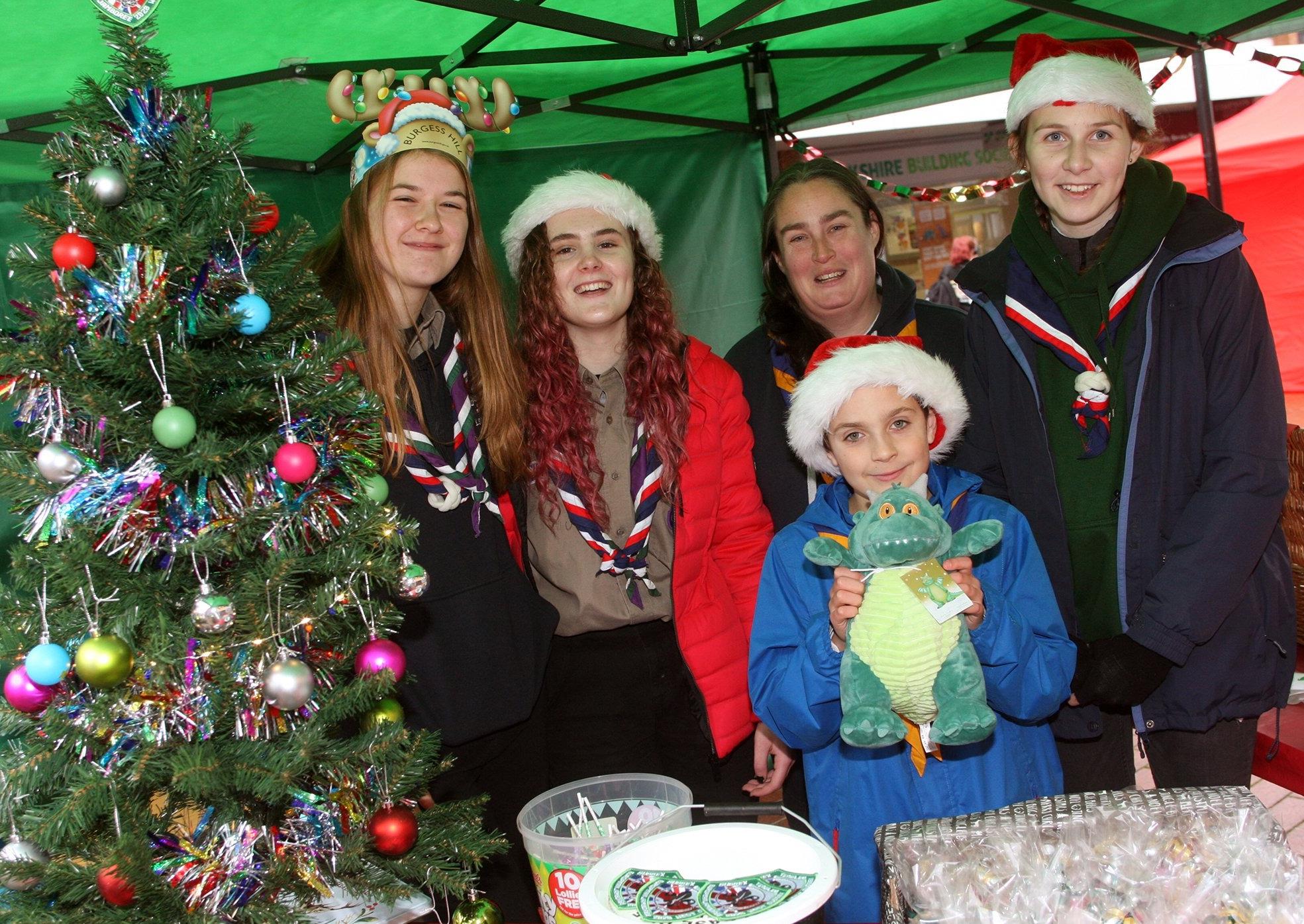 Burgess Hill Christmas activities. West Sussex Scouts. Photo by Derek Martin Photography.