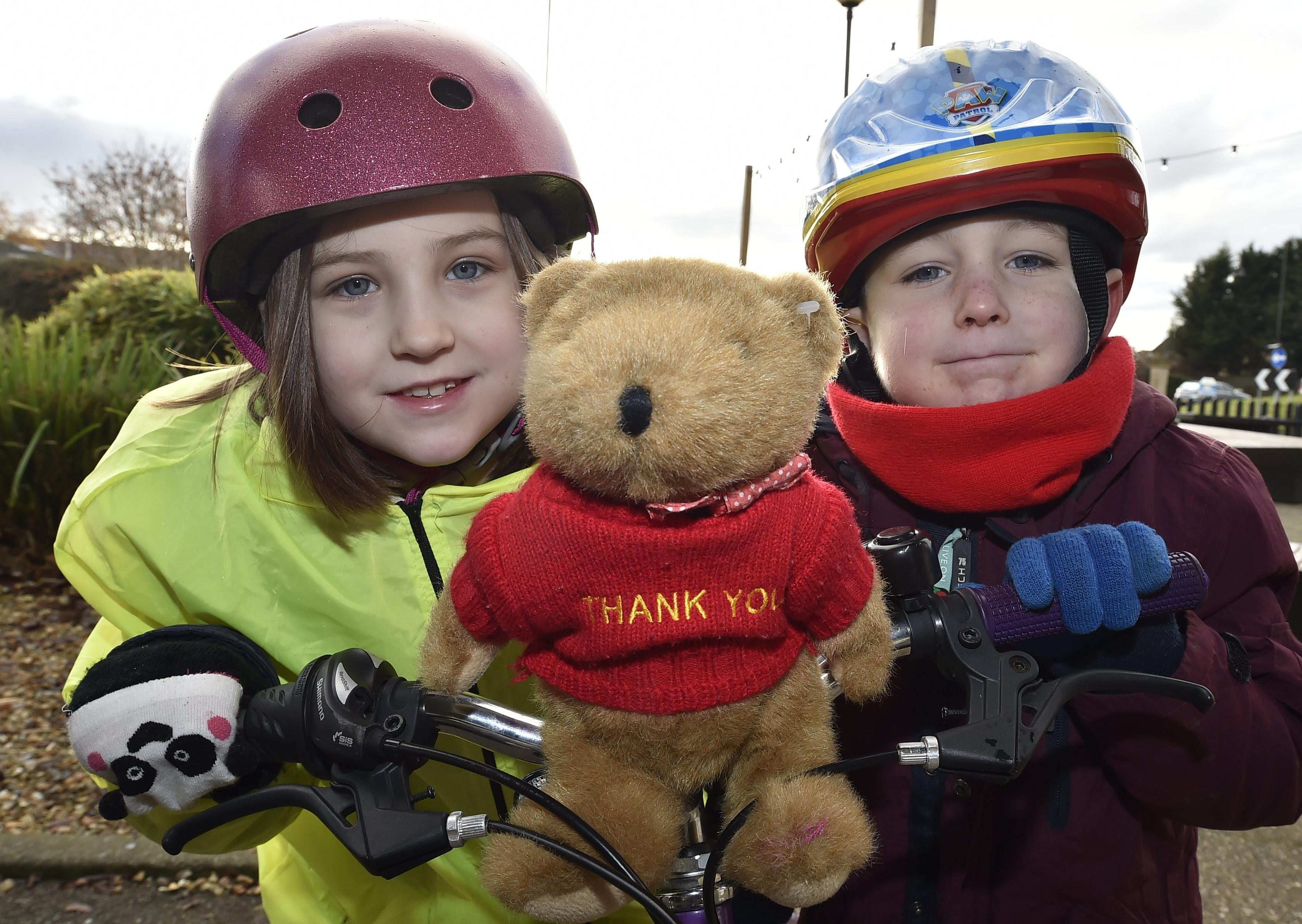 Sorina and Jenson Faull with their teddy. EMN-190112-183937009