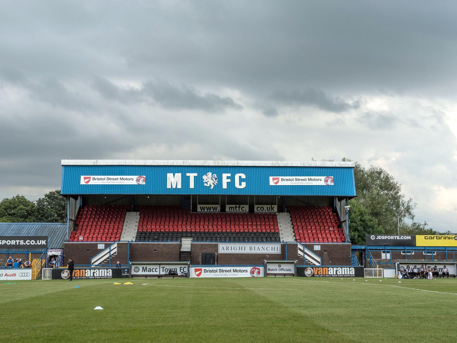 Macclesfield Town owner Amar Alkadhi is in "advanced negotiations with various third parties" over a possible takeover of the League Two club. (BBC)