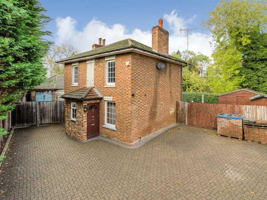 A rare chance to snap up a character property that dates back to the 1840s, this detached is in need of a little modernisation but has lots of potential, including the possibility to build a plot to the side. Price: 350,000 GBP