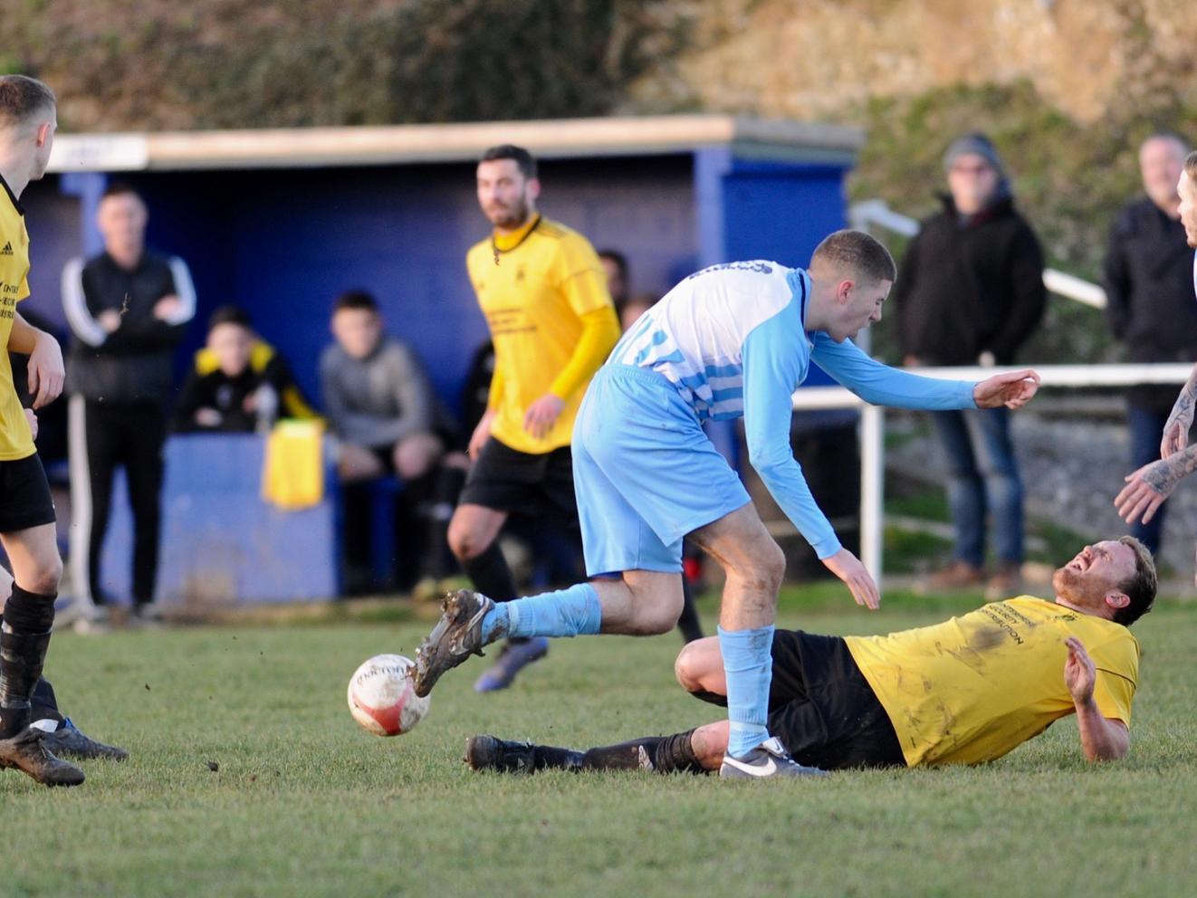 Action from Worthing United v Littlehampton Town