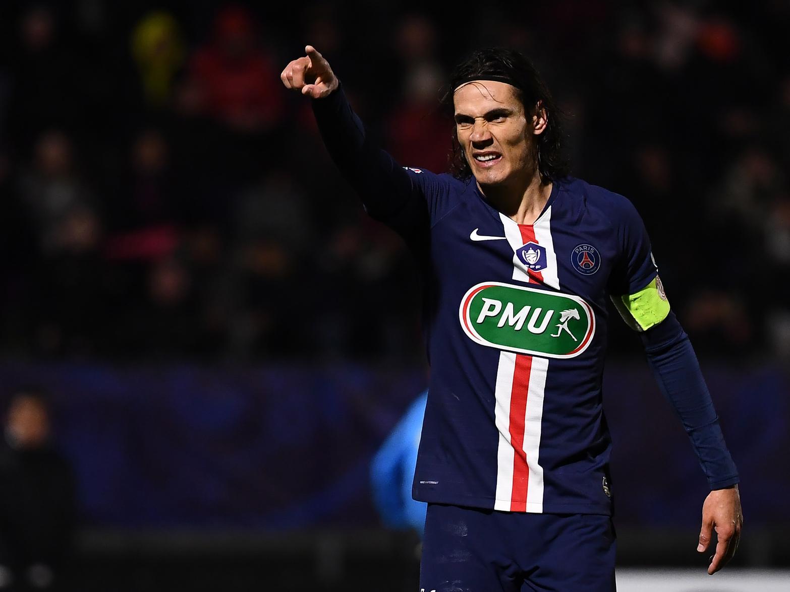 Arsenal and Manchester United have reportedly made offers for PSG striker Edison Cavani. (The Sun)