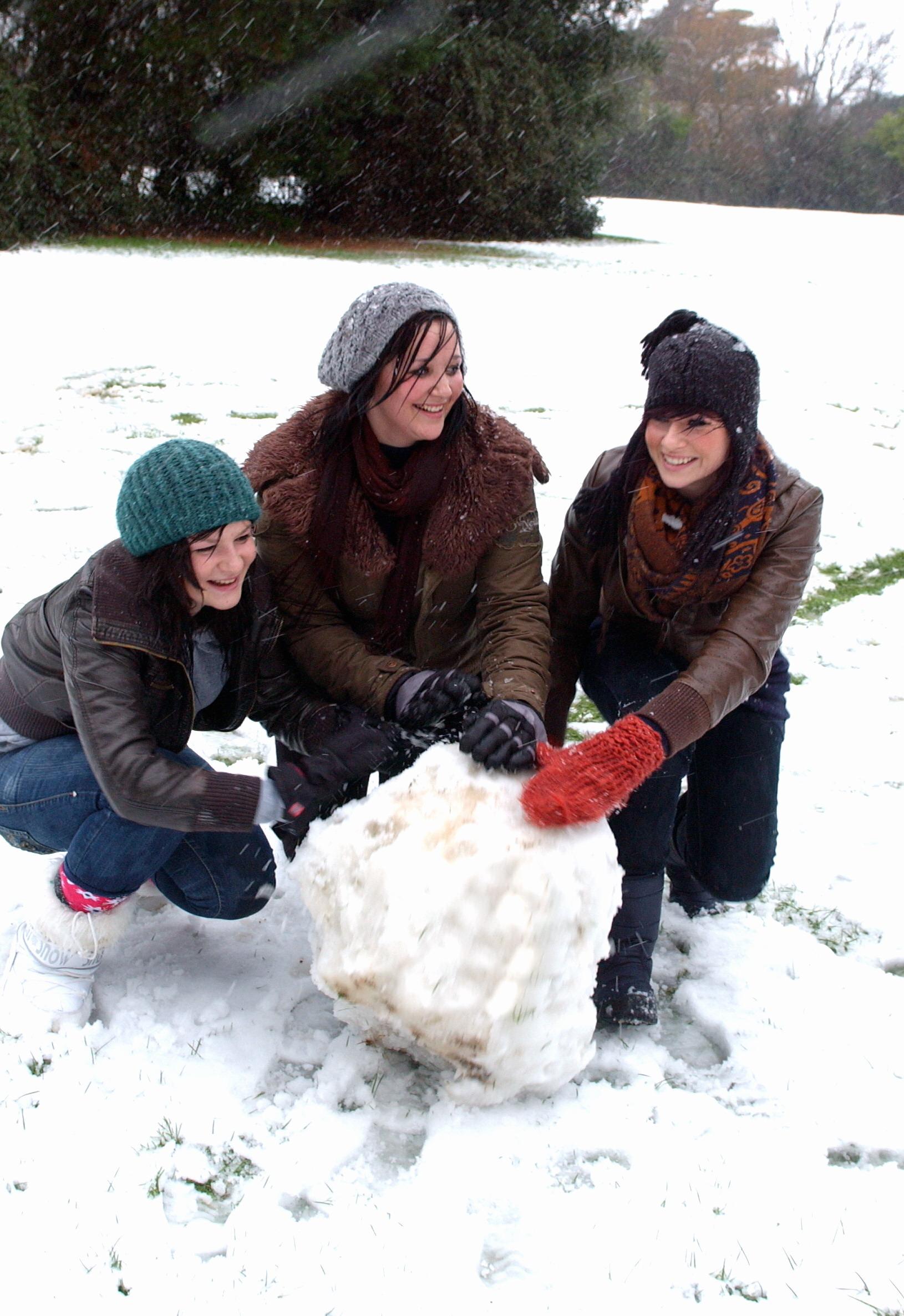 C100022-2 

Hanna Simpson, 16, Katie Murray, 16, and Chloe Robinson, 17, all enjoying the snow in Bognor.