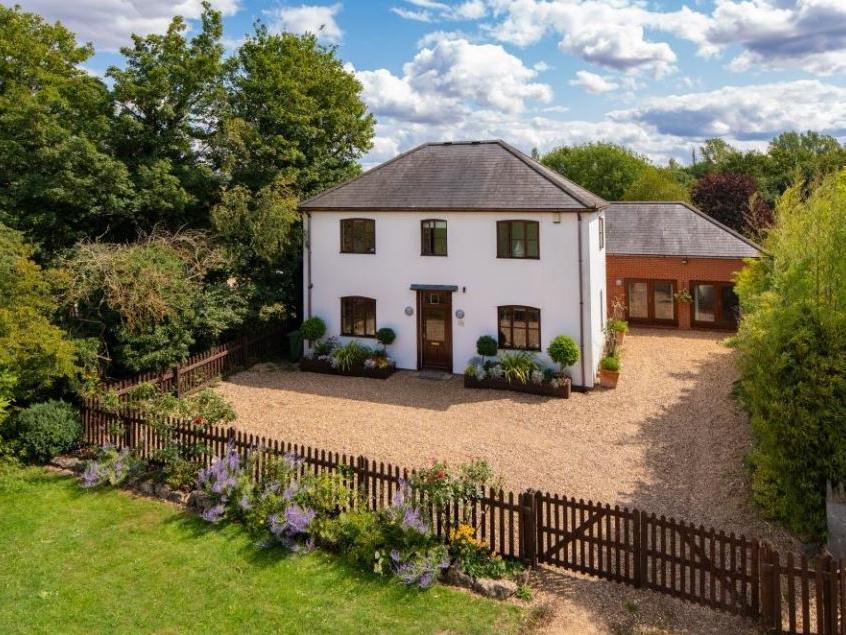 Sitting on the edge of a well preserved village green, with green spaces and canal walks close by, this impressive family home offers numerous outdoor activities on its doorstep, and is close to the city centre. Price: 850,000 GBP