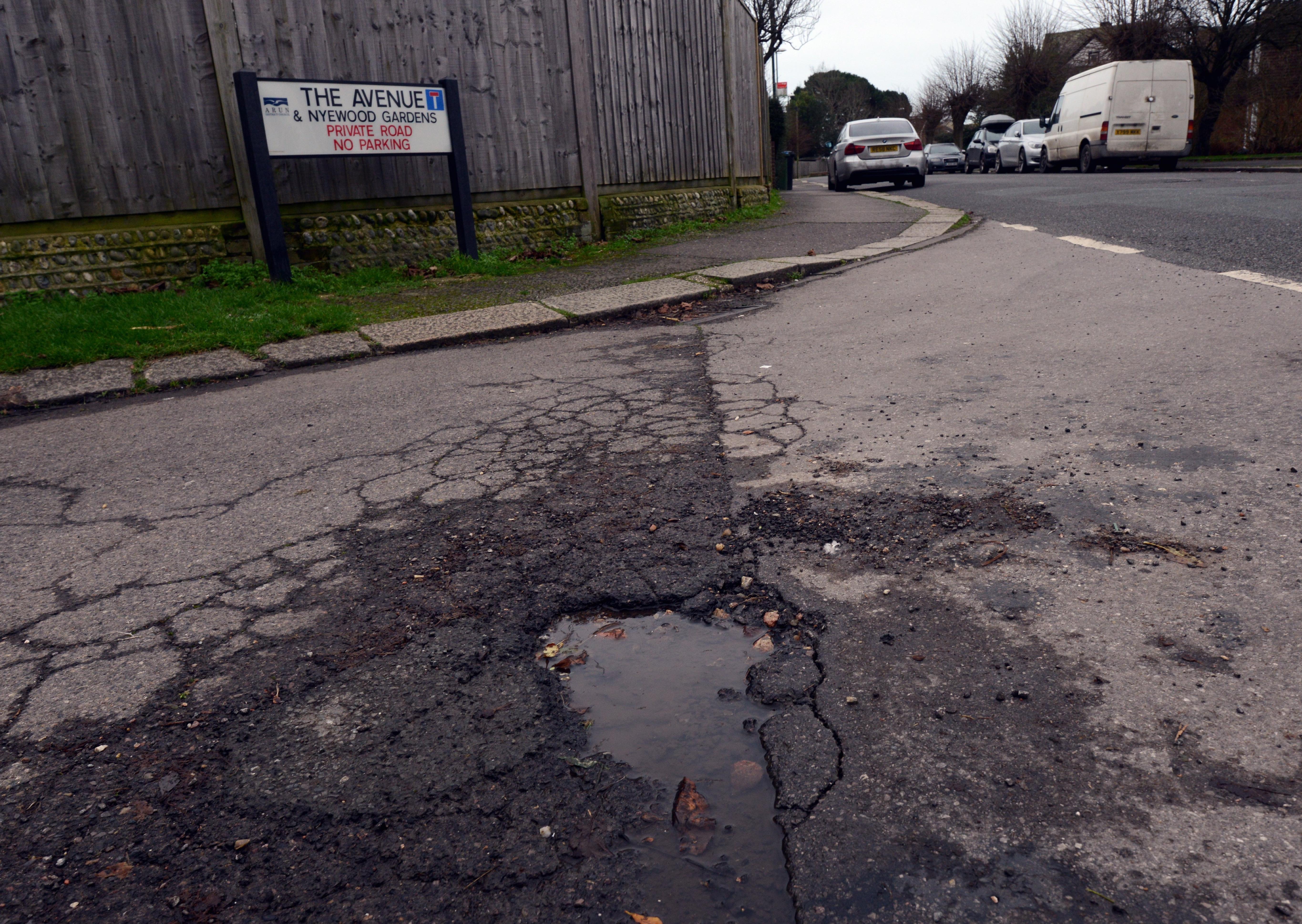 ks20010-1 Bognor Potholes  phot kate Pothole at the Avenue and Nyewood Gardens in Bognor.ks20010-1 SUS-201201-212227008
