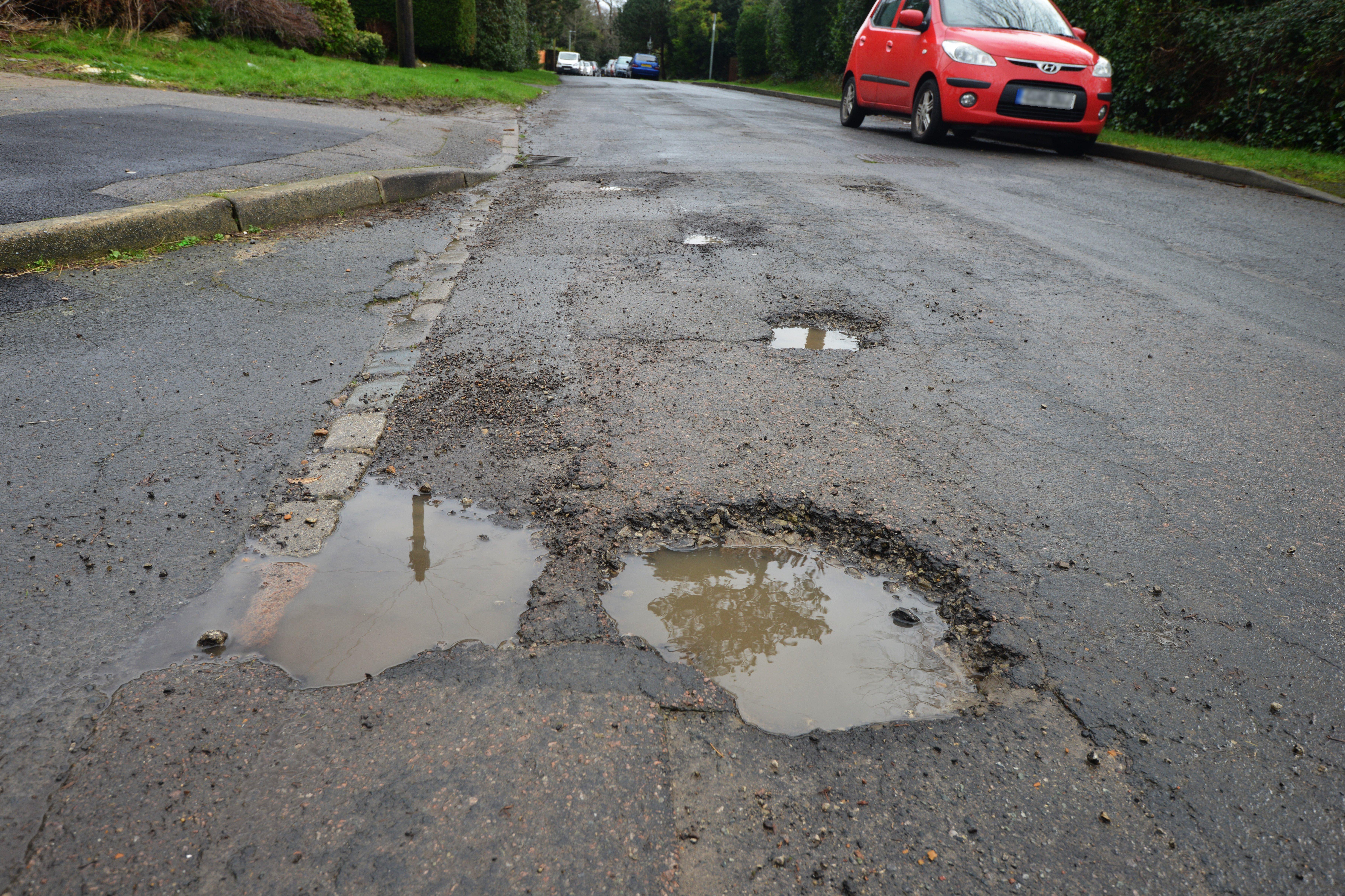 Potholes: Avondale Road, St Leonards SUS-200127-135456001