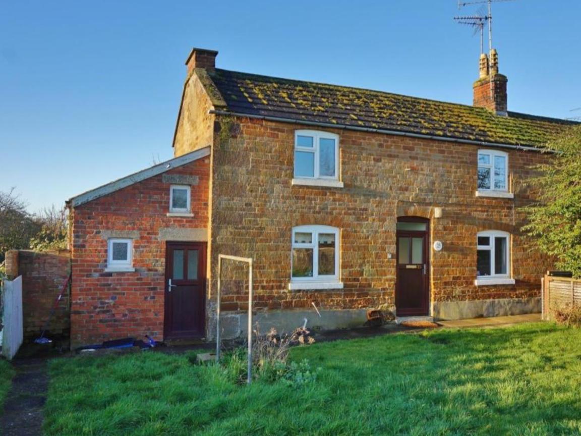 This two-bedroomed cottage on the Northants / Rutland border is in need of some love. It has unspoilt countryside views and a good sized garden. Its priced at 164,950.