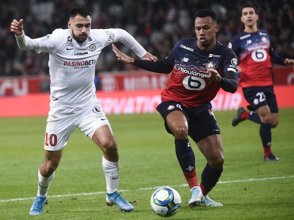 Everton and Arsenal saw approaches turned down for Lille defenderGabriel Magalhaes as they were unable to meet the French club's valuation. (Le10 Sport)