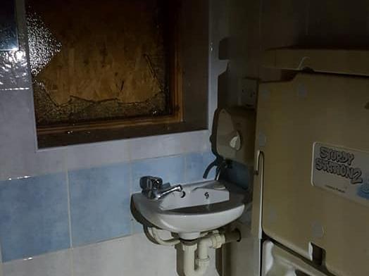 The toilets have been left covered in smashed glass.
Photo by Annie Skelton.