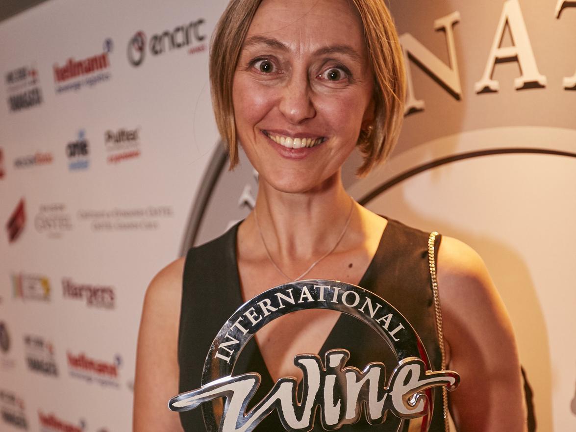 In 2018 she was named Sparkling Winemaker of the Year 2018 at the Internatinoal Wine Challenge awards. Not only was it the first time a winemaker outside of Champagne had won the award, but also the first time a woman had won.